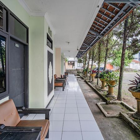 Collection O Tasikmalaya Near Stadium Wiradadaha Formerly Hotel Abadi Екстер'єр фото