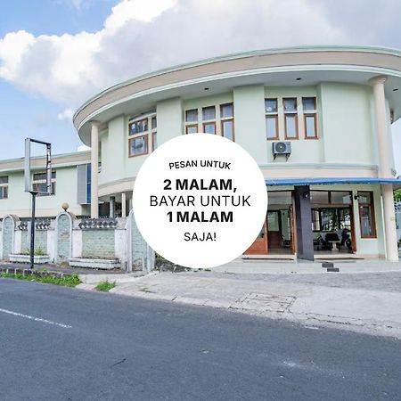 Collection O Tasikmalaya Near Stadium Wiradadaha Formerly Hotel Abadi Екстер'єр фото